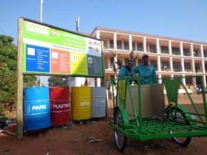 ecoponto escolar e triciclo