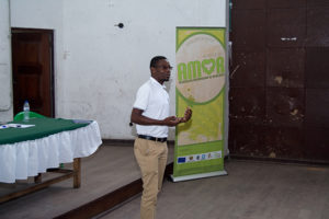 Representante do Parlamento Juvenil em Palestra