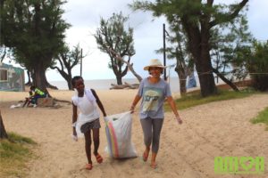 Limpeza na Praia do Estoril