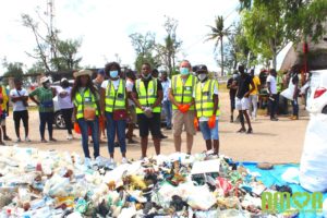 Limpeza na Praia do Estoril
